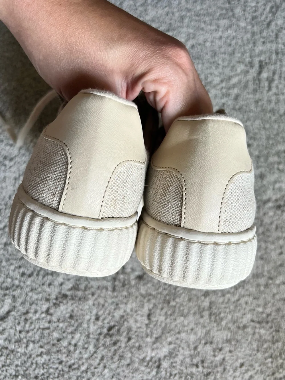 Clarks Caroline Echo Size 10 Sneakers Cream Beige Natural Metallic Shimmer Zip